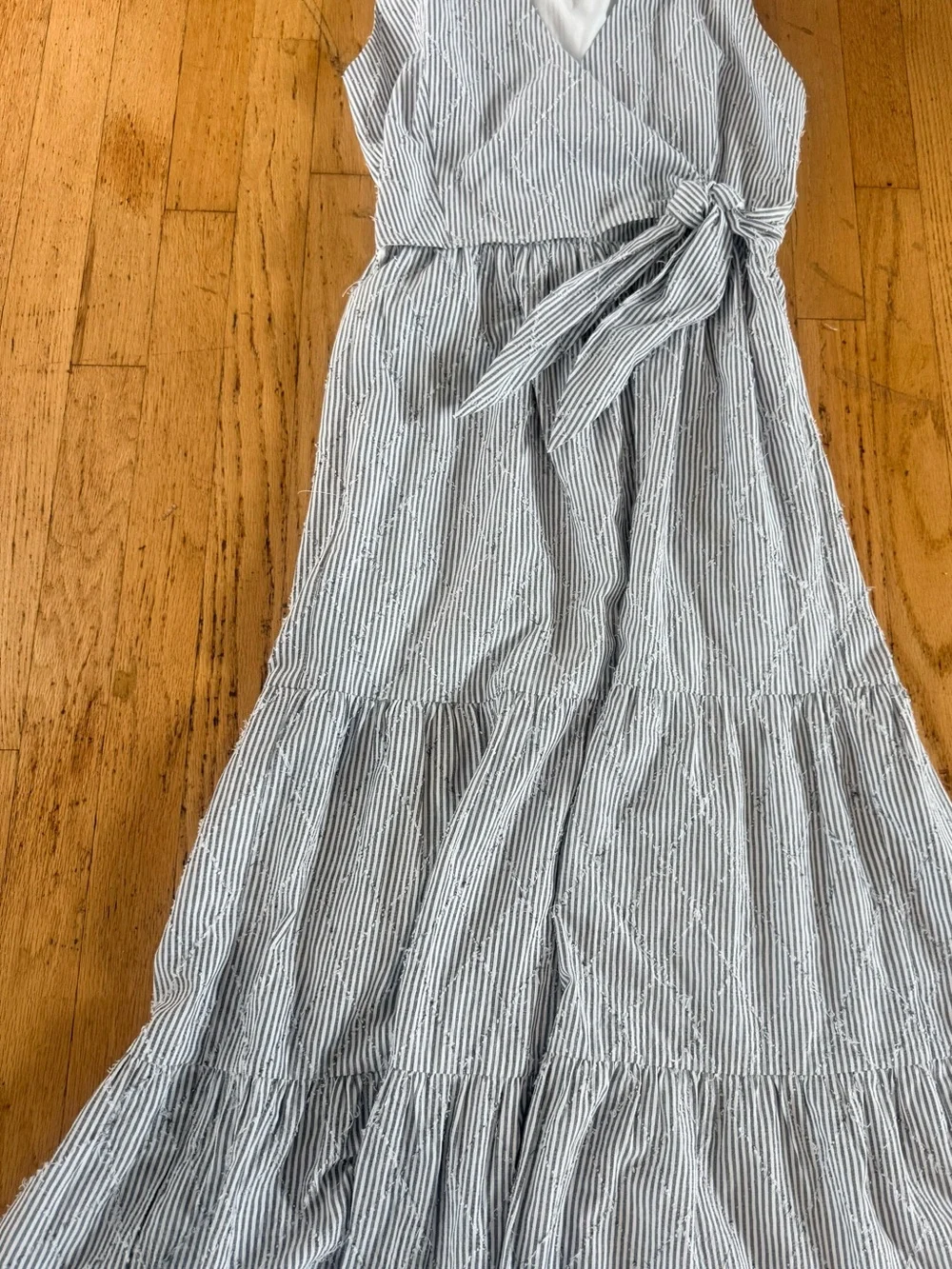 Doe & Rae Striped wrap Tie-Waist Tiered Maxi dress like new size small